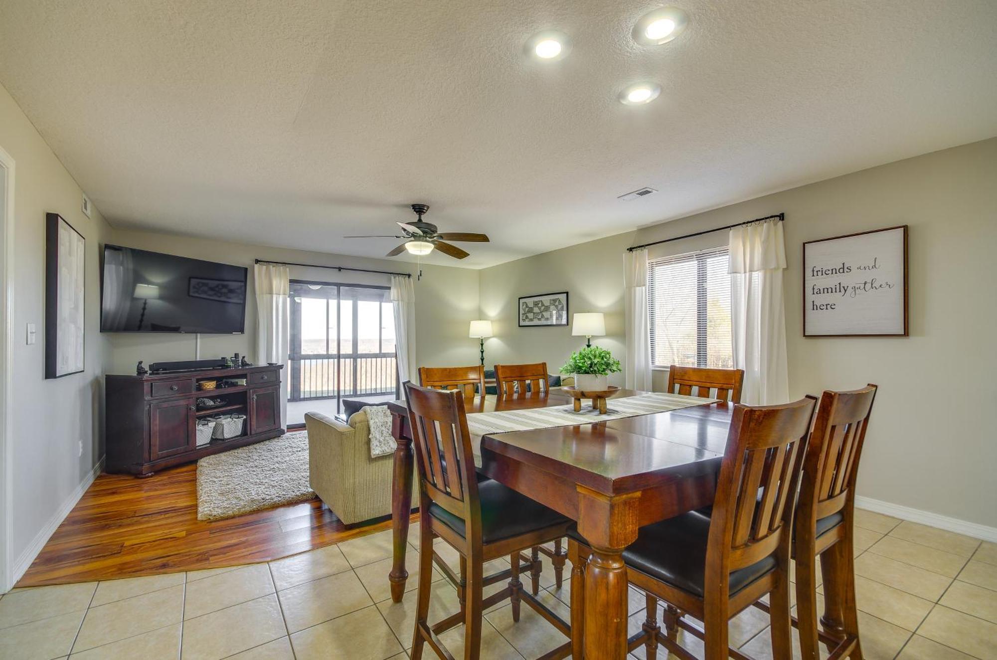 Ozarks Vacation Rental Condo With Lake View! Exteriör bild