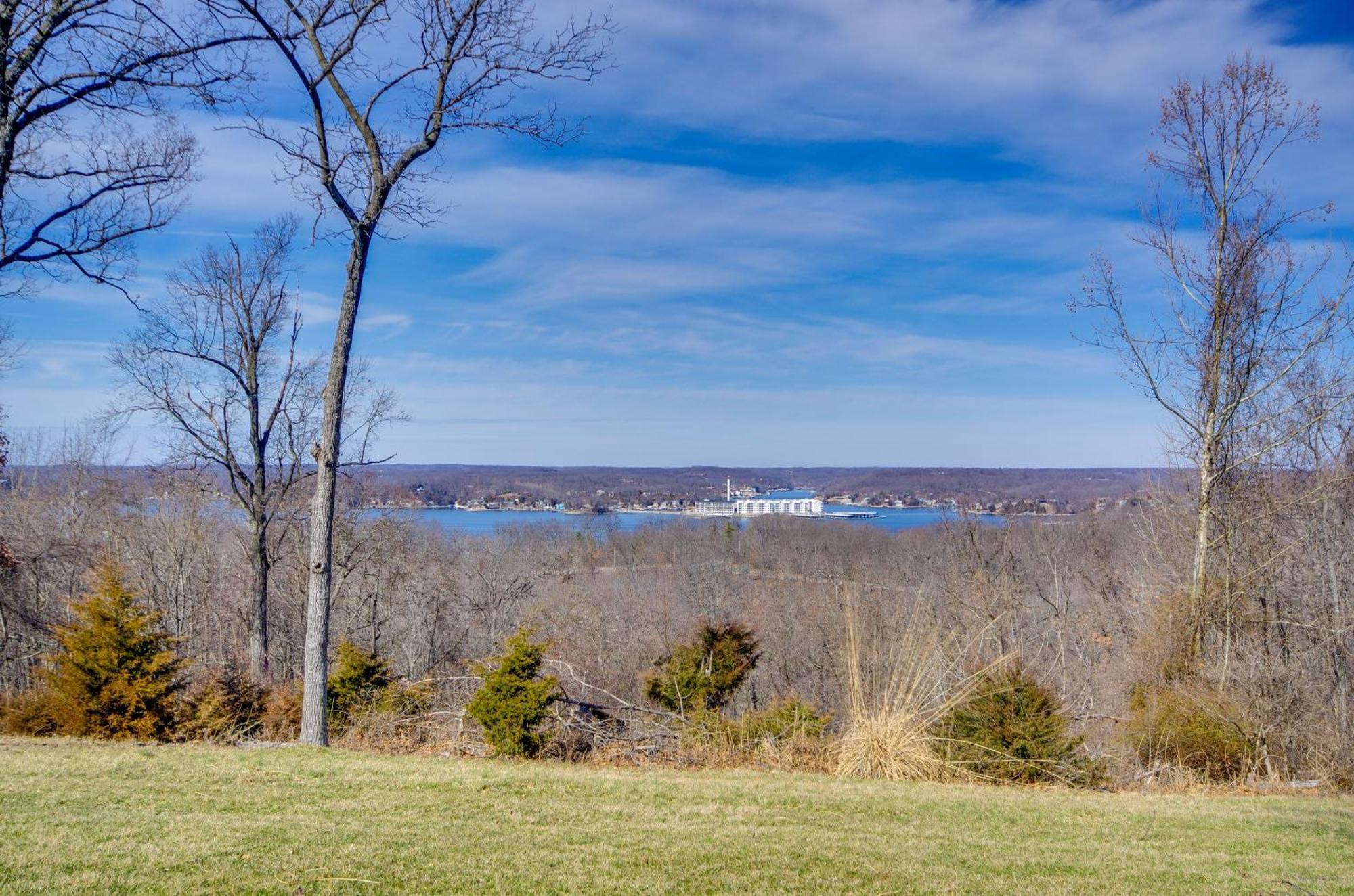 Ozarks Vacation Rental Condo With Lake View! Exteriör bild